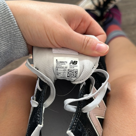 Size 9 madewell/New Balance sneakers. - Picture 3 of 3